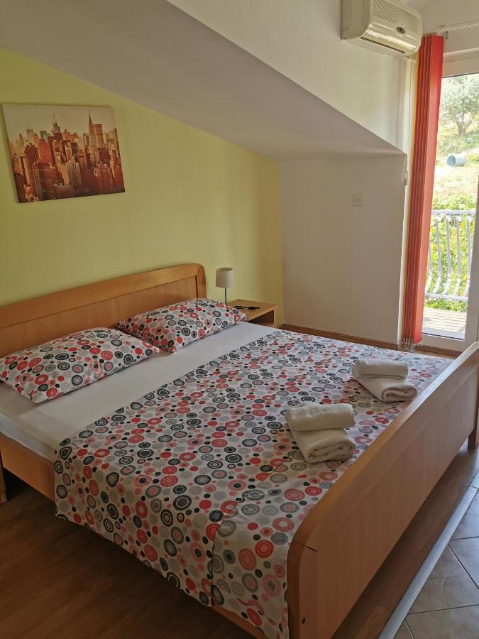 Apartmani "Ivan" Marina Exterior photo