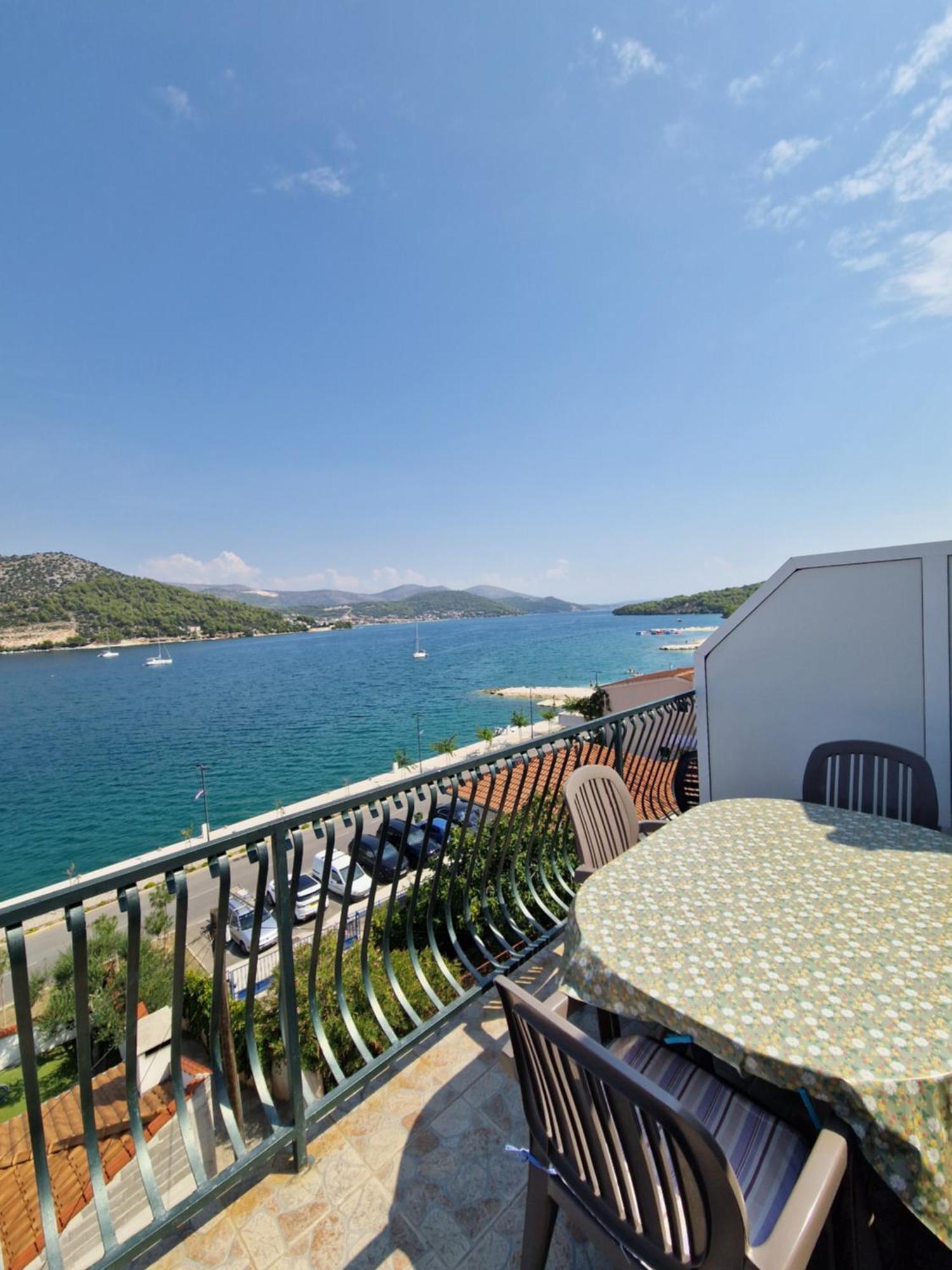Apartmani "Ivan" Marina Exterior photo