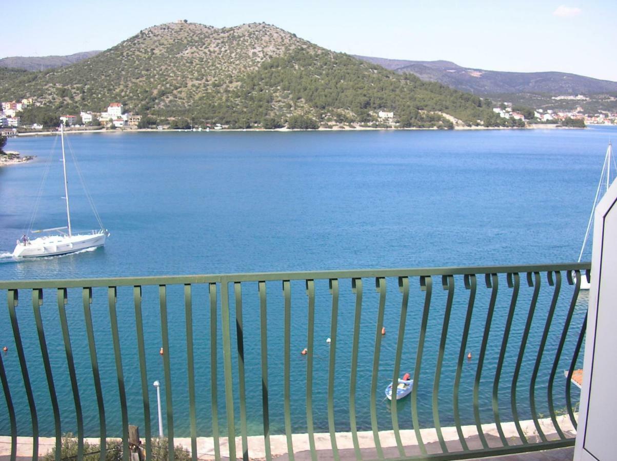 Apartmani "Ivan" Marina Exterior photo