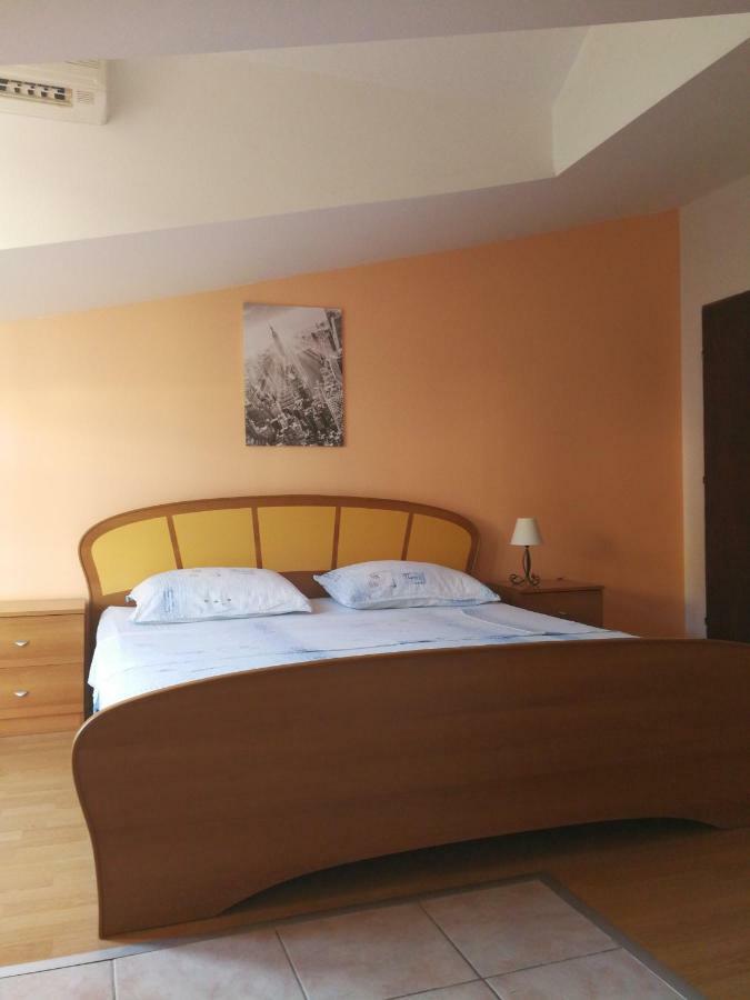 Apartmani "Ivan" Marina Exterior photo