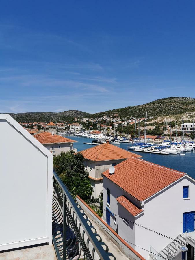 Apartmani "Ivan" Marina Exterior photo