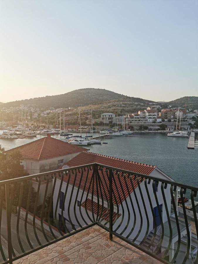 Apartmani "Ivan" Marina Exterior photo